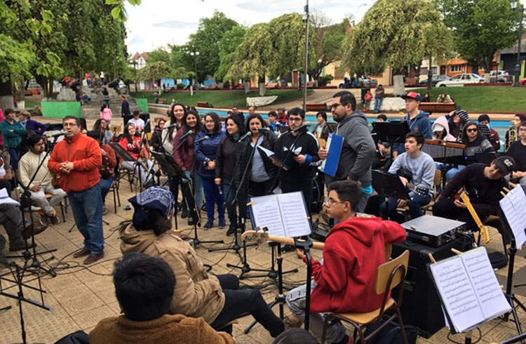 Fundación y Primeros Años